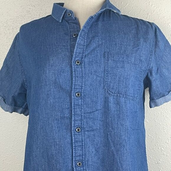 Pre-Owed Mr. Wonder Womens Denim Short Sleeve Button Up Top Size S - Picture 2 of 6